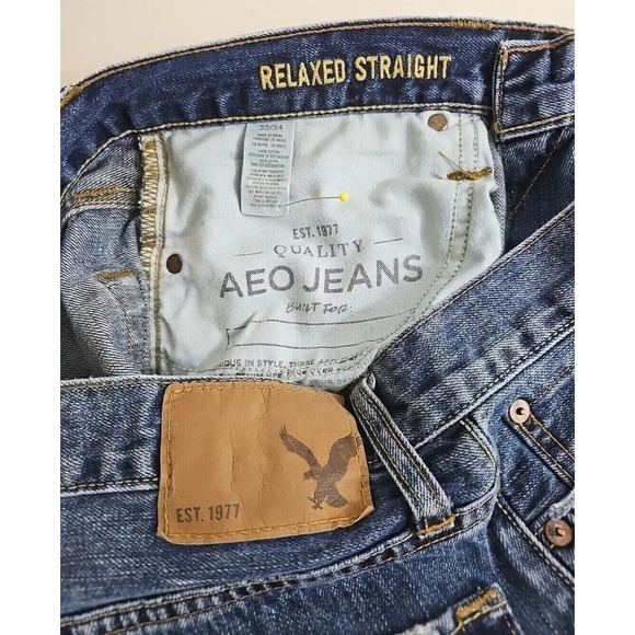 American Eagle ~Men's Size 32/34~ Blue Denim Relaxed Straight Jeans Distressed. - Picture 8 of 12